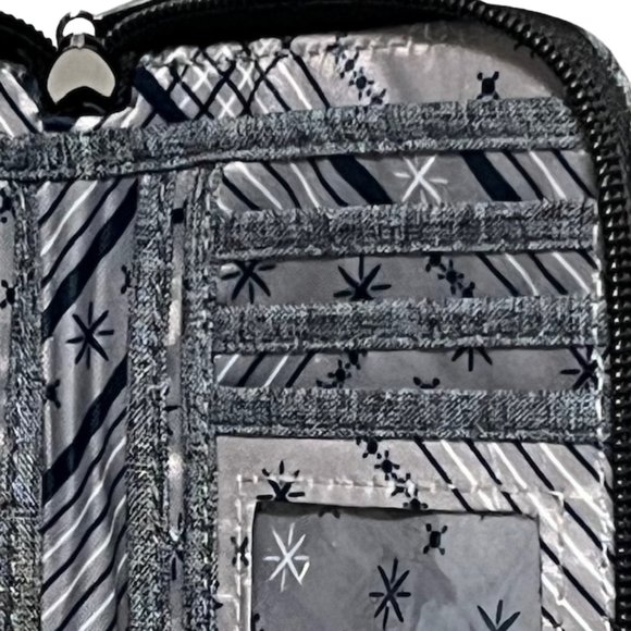 LUG Rodeo RFID-Protected Gray Quilted Wristlet - Picture 10 of 16